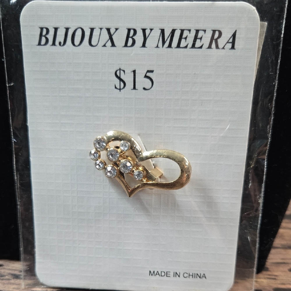 Gold Tone Heart‎ Brooch